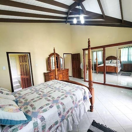 גרוס איילט Venance Grand Yer Top Floor Overlooking Rodney Bay מראה חיצוני תמונה