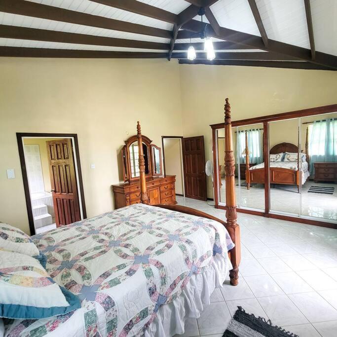 גרוס איילט Venance Grand Yer Top Floor Overlooking Rodney Bay מראה חיצוני תמונה
